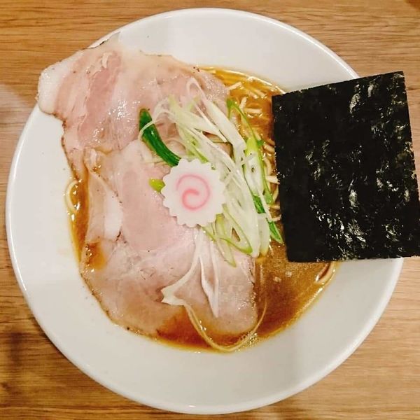 「比内地鶏煮干そば」@煮干拉麺 小烏丸 問屋町店の写真