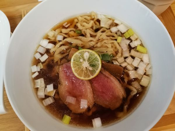 「鴨の醤油らぁ麺」@らぁ麺屋鴨の写真
