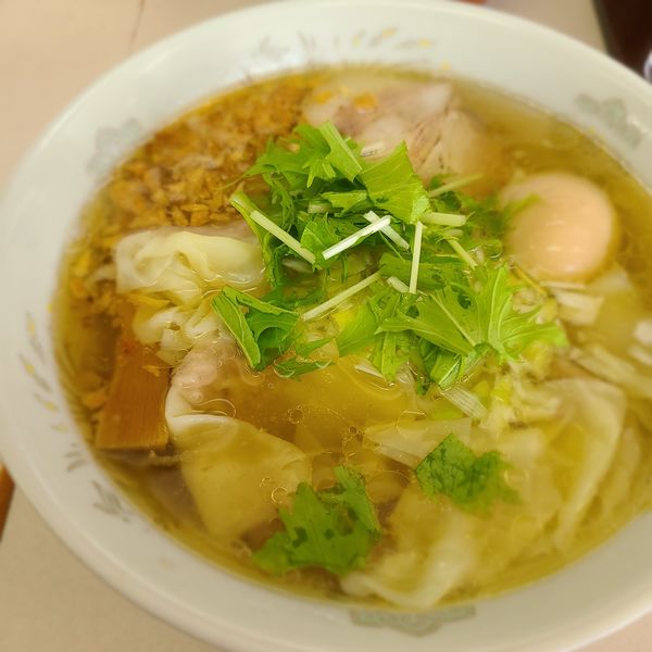 「塩ワンタンメン+味玉」@支那そば一麺 下広岡店の写真