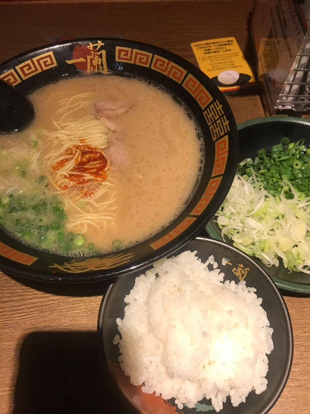 「ラーメン、ねぎ、半ライス、茹で卵」@一蘭 千葉店(C-one内)の写真