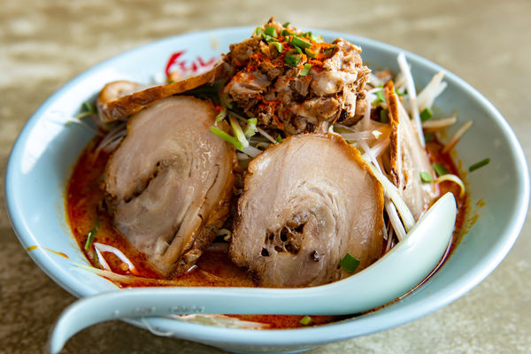「ごまみそ担々麺 チャーシュー5枚トッピング」@くるまやラーメン 一宮店の写真