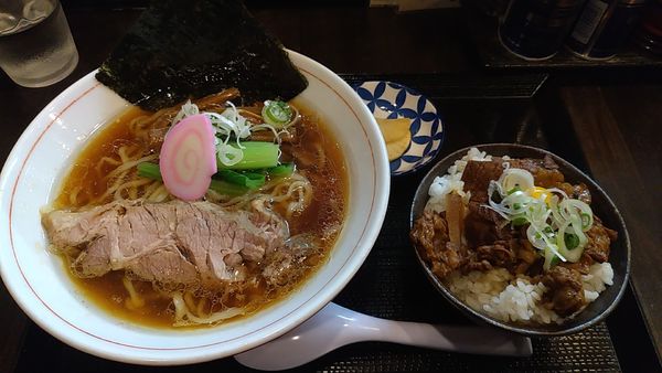 「中華そば(醤油)+牛ｽｼﾞごはん(Bｾｯﾄ)」@まるふじ食堂の写真
