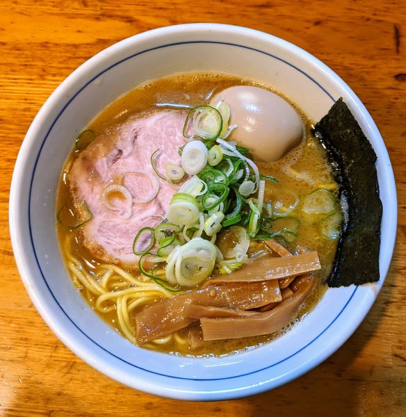 「味玉らーめん　950円」@麺屋はし本の写真