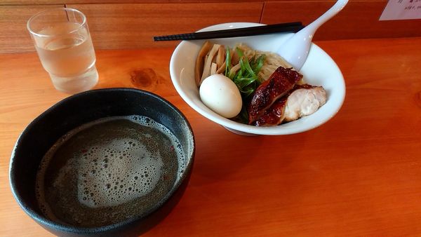 「焙煎いりこつけ麺醤油＋煮卵＋メンマ」@ラーメン鳥好の写真