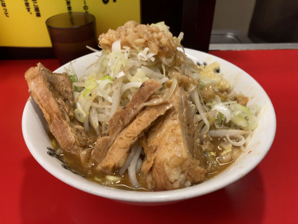 「ラーメン　野菜　ニンニク　アブラ　ネギ」@豚ラーメン 板橋駅前店の写真