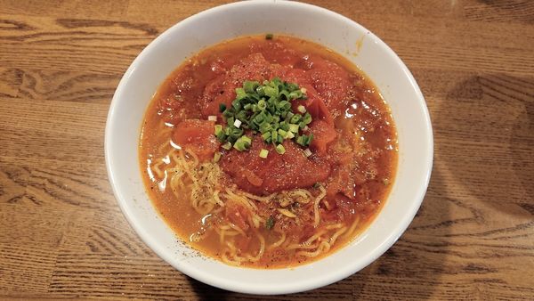 「特製とまとラーメン大盛   930円」@べんべら庵の写真