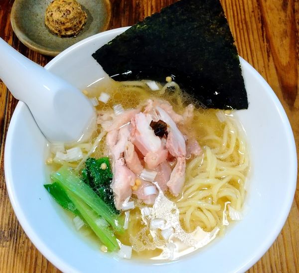 「昆布の塩らー麺850円味変!味噌昆布100円」@昆布の塩らー麺専門店 MANNISHの写真