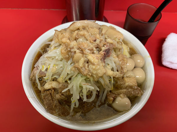 「小ラーメン麺少なめ豚増しうずら玉子」@ラーメン二郎 茨城守谷店の写真