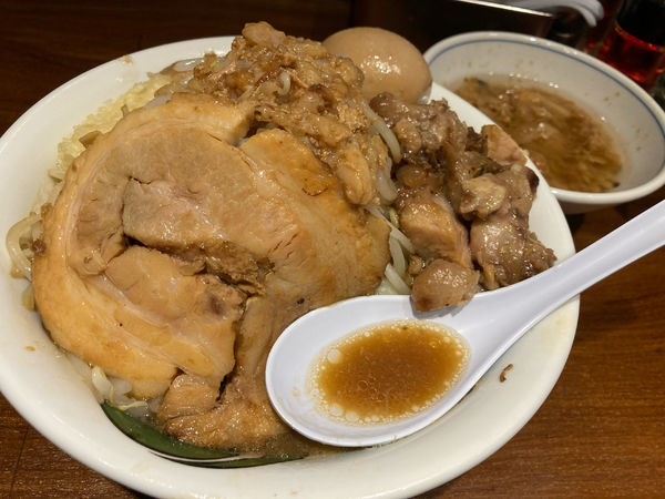「雷そば」@ラーメン 雷 東京本丸店の写真