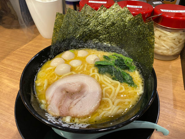 「ラーメン720円トッピングのり5枚うずら5個」@町田商店 山形あかねヶ丘店の写真