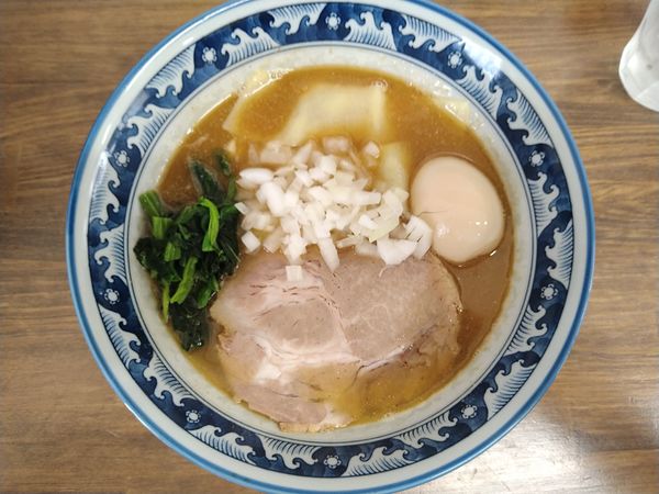 「濃厚煮干しラーメン味玉（醤油）」@麺工房 しゅはり屋の写真