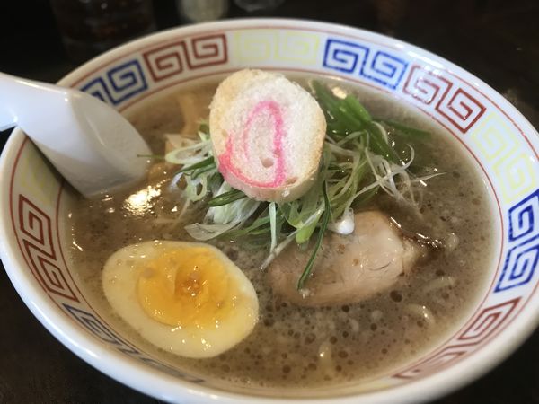 「太麺背脂ラーメン」@餃子と麺 いせのじょう 菊水本店の写真