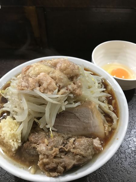 「らーめん、生卵、ニンニク、アブラ」@ぶたけん。の写真