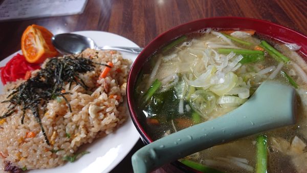 「チャーハンと半らーめん(セットメニュー)」@中華レストラン ニュー北味の写真