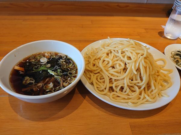 「つけそばW+ニラレバ+焼き餃子」@つけそばのさんぷく 昭和店の写真