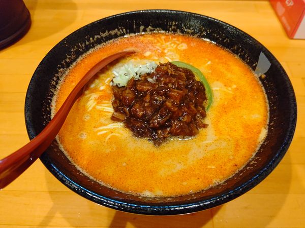 「きんとうん麺 辛(大盛・225g)880円」@きんとうんの写真