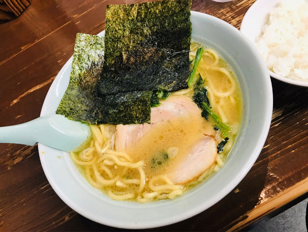 「一品堂らーめん＋ライス」@らーめん一品堂の写真