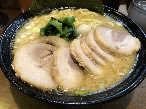 「チャーシューメン大盛固め濃いめ多め」@濃厚豚骨ラーメン 濱虎家の写真