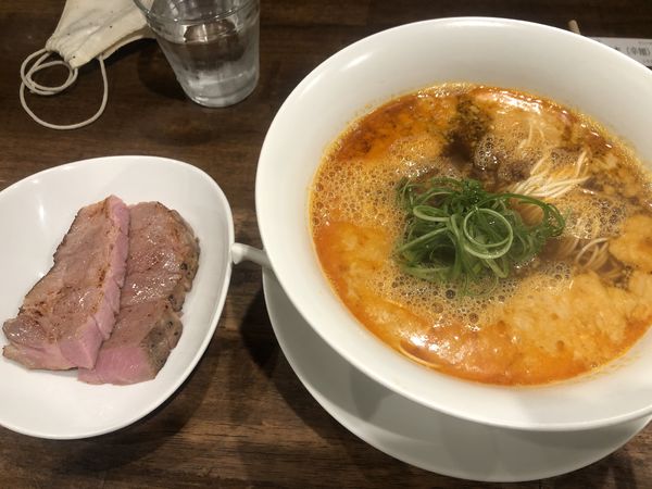 「担々麺+かえだま+チャーシュー（900+100+500円）」@創作麺工房 鳴龍の写真