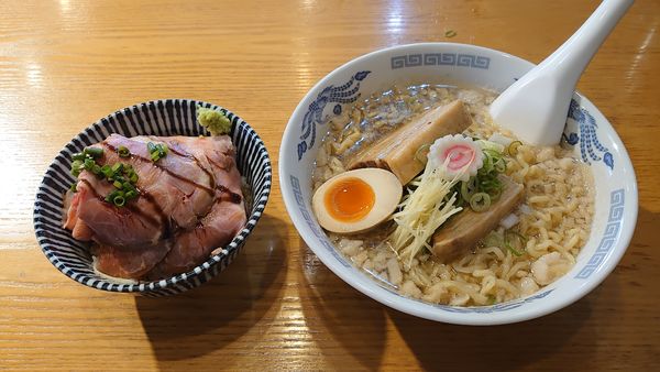 「【限定】鮪出汁の背油生姜ら〜めん850円+チャー丼450円」@寿製麺よしかわ 坂戸店の写真