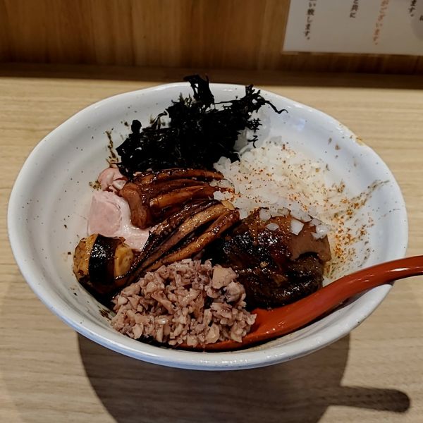 「【限定】愛のままにワガママにイカは君だけを傷つけないまぜそば」@中華そば 葵の写真