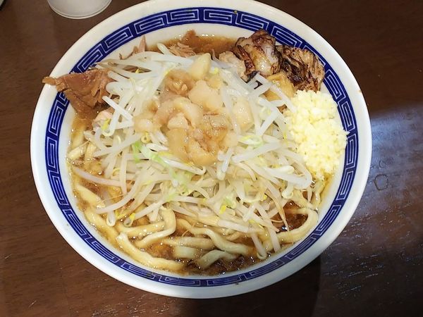 「えびラーメン少なめニンニクアブラ＋炙り豚　980＋150円」@ラーメン ゼンゼンの写真