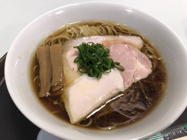 「醤油らぁ麺」@らぁ麺 紫陽花の写真