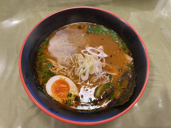 「みそ坦々麺ランチメニュー唐揚げ＋ご飯＝980円」@中華料理の貴州の写真
