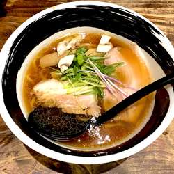 醤油ラーメン ¥900