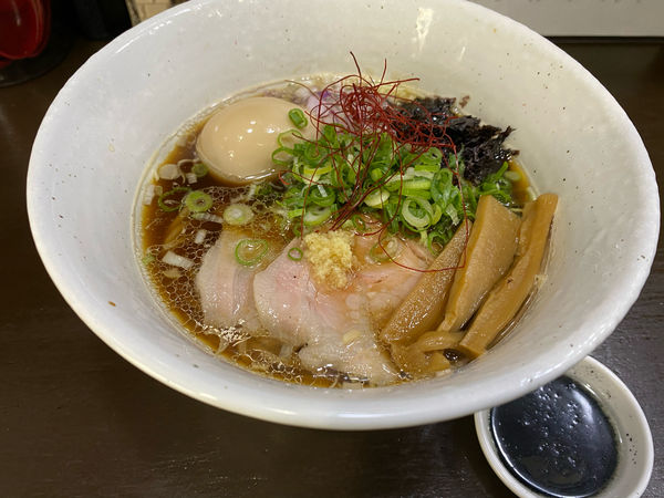 「イカの煮干しそば」@麺や 魁星の写真