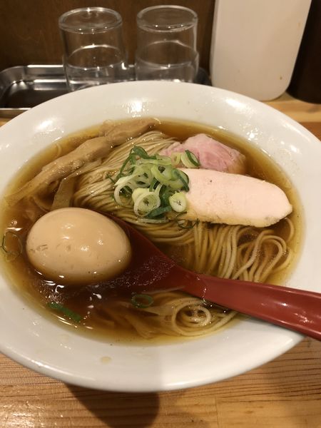 「醤油そば➕味玉900円」@自家製麺 竜葵の写真