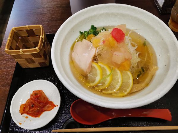 「冷し鯛塩らーめん」@塩伝説なゆたの写真