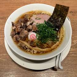 丸鶏醤油らーめん＋切り落としチャーシュー