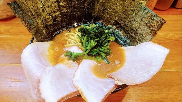 「チャーシューメン(麺硬め･味濃いめ)+海苔」@末廣家の写真