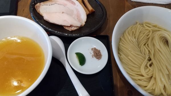 「塩つけ300ｇ＋藻塩・スダチ」@麺屋鈴春の写真