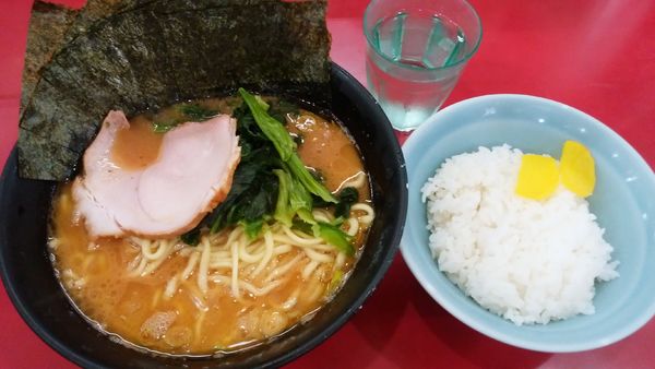 「ラーメン並+海苔+ライス少な目¥880-」@杉田家 千葉祐光店の写真
