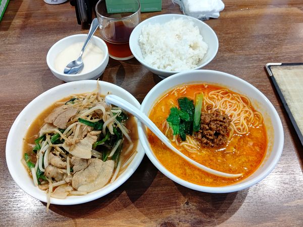 「陳麻家定食(半担々麺＋肉ニラ炒め)950円→600円」@陳麻家 高崎駅西口店の写真