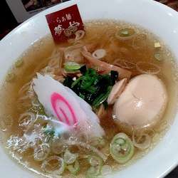 手打ちラーメン　700円
