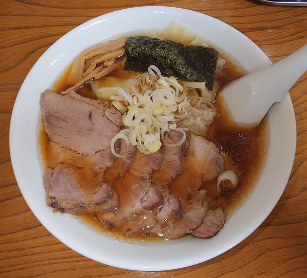 「チャーシューワンタンメン(昔ながら、1000円)」@寺カフェ 中華そば水加美の写真