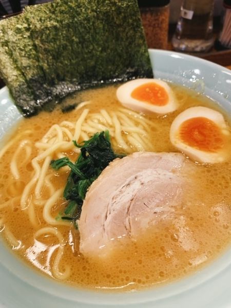 「味玉らーめん」@横浜家系ラーメン 銀家 横浜西口店の写真