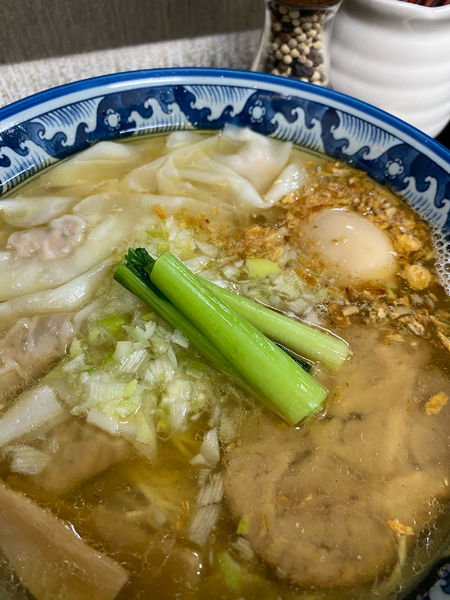 「塩ワンタン麺　味玉」@麺処 ら塾の写真