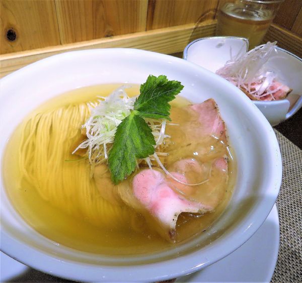 「塩そば肉マシ（850円）」@成城青果の写真