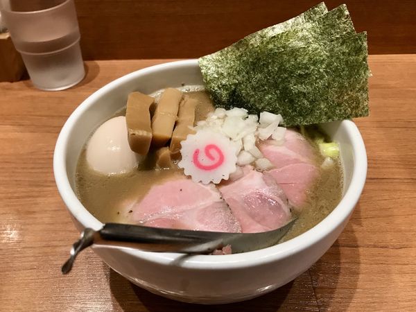 「特製煮干中華そば 大盛」@煮干中華そば 鈴蘭 新宿店の写真