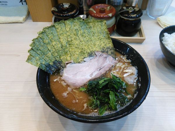 「ラーメン+海苔 脂多、味濃」@麺家 千祥の写真