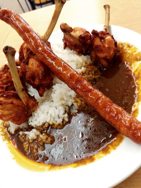「チキンとウィンナー(1本)カレー」@辛来飯の写真
