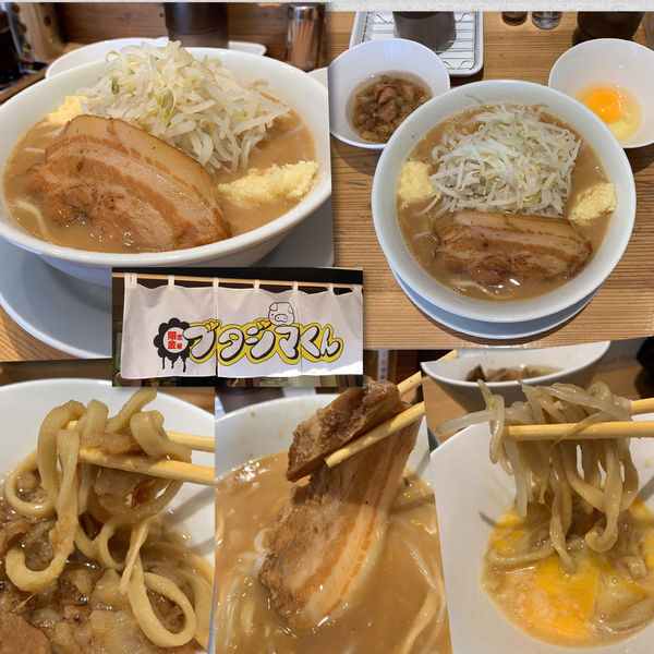 「ラーメン900円ﾆﾝﾆｸｼｮｳｶﾞ＋味付きアブラ、生たまご」@麺屋鈴春の写真