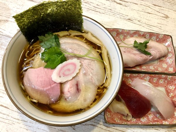 「【気まぐれ限定】手火山式かつお節の中華そば￥930」@中華そば 四つ葉の写真