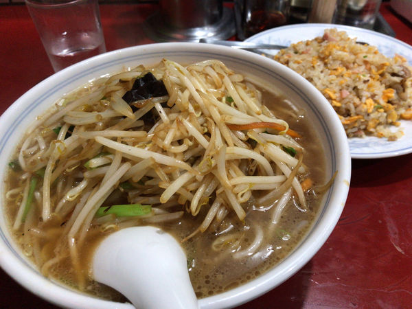 「もやしラーメン半炒飯セット 1050円」@喜久の写真