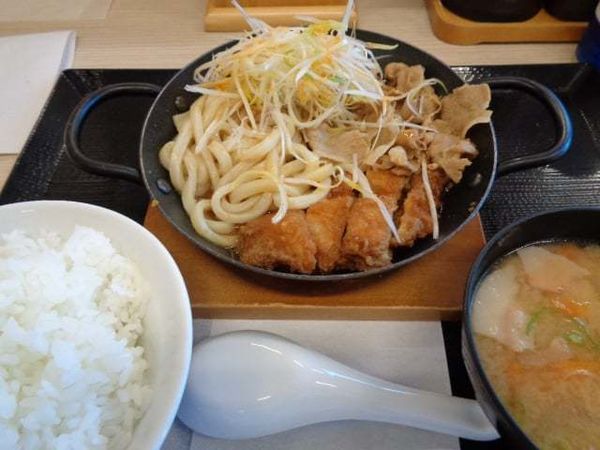 「肉うどんチキンカツ定食 759円」@かつや 福島矢野目店の写真