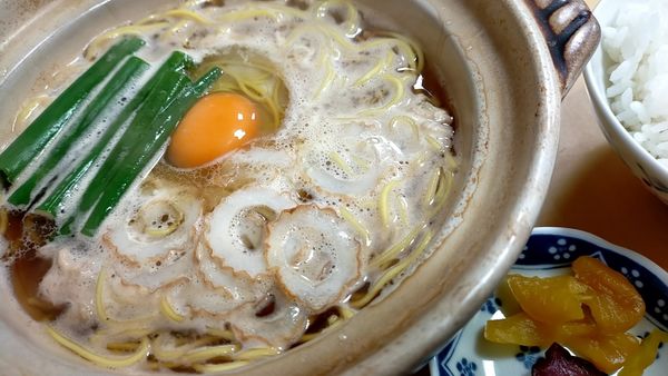 「並　ミニごはん」@鍋焼きラーメン千秋の写真